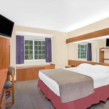 Microtel Inn & Suites Beckley East Exterior photo