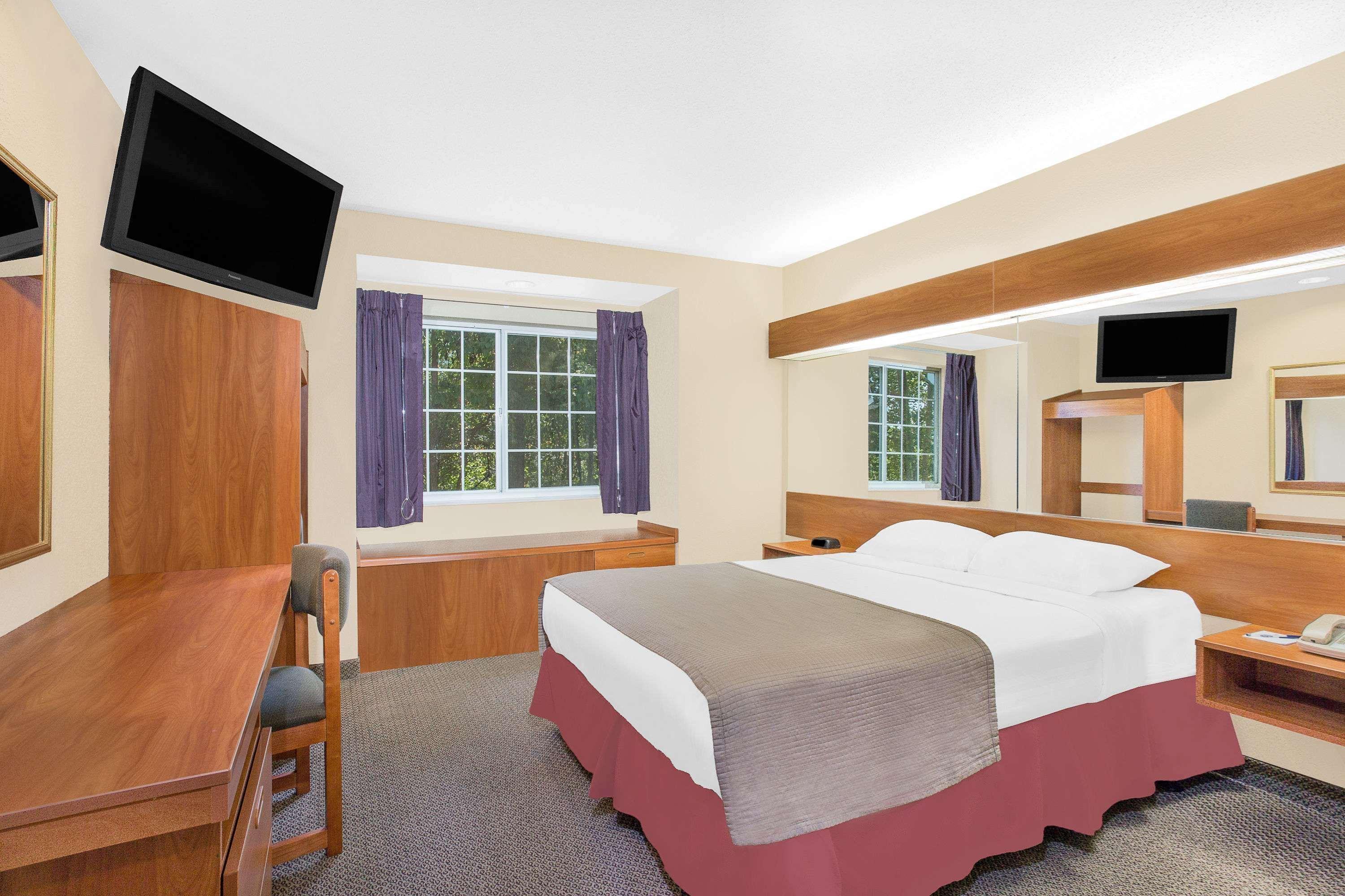 Microtel Inn & Suites Beckley East Exterior photo