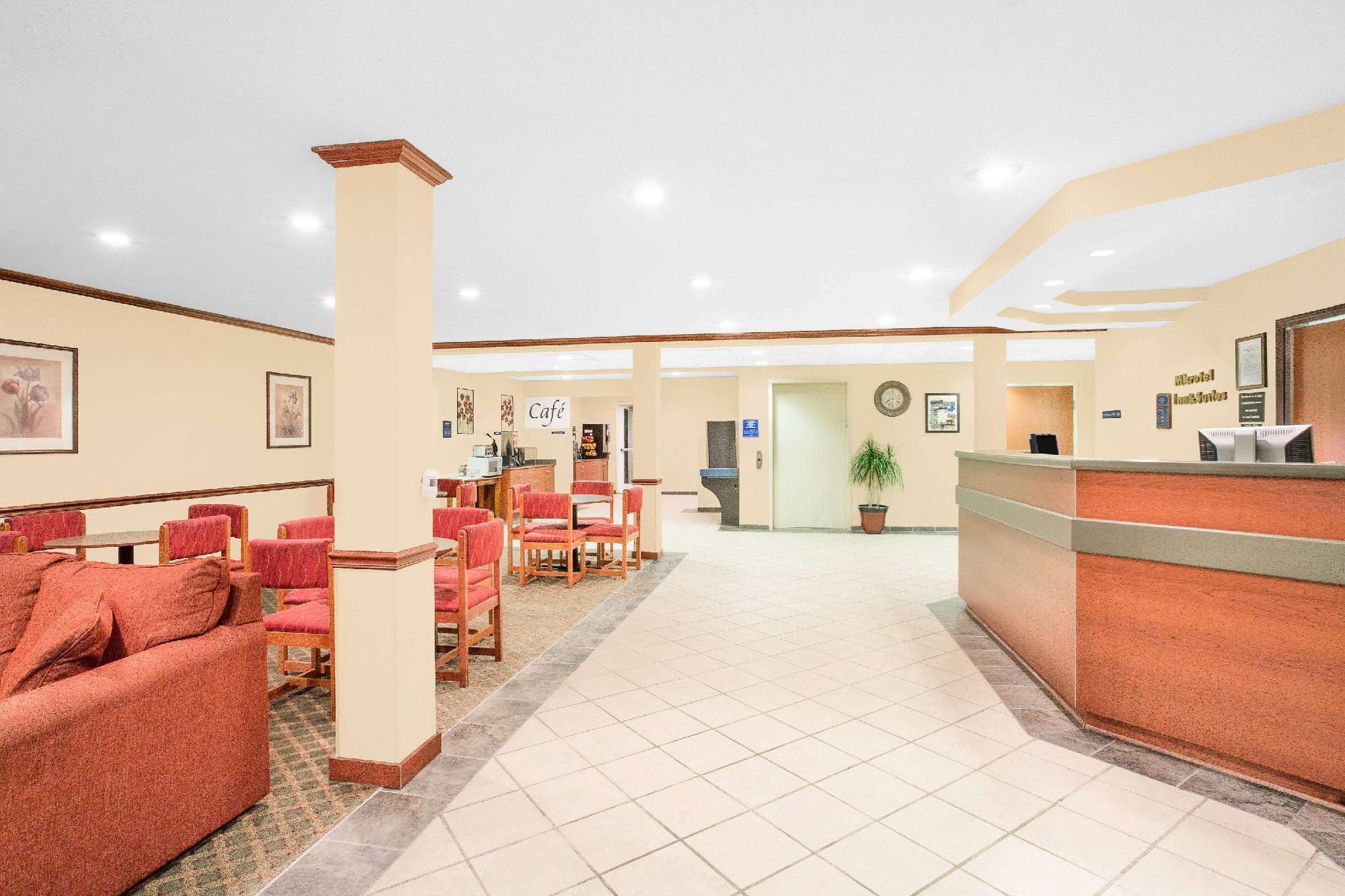 Microtel Inn & Suites Beckley East Exterior photo