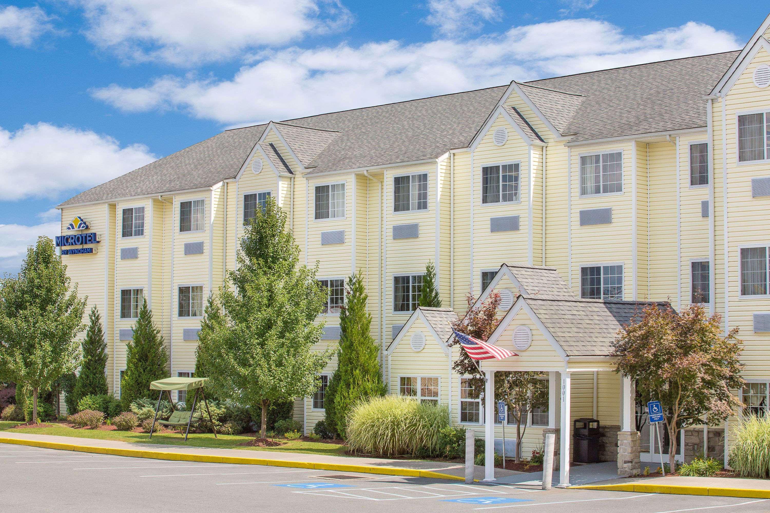 Microtel Inn & Suites Beckley East Exterior photo