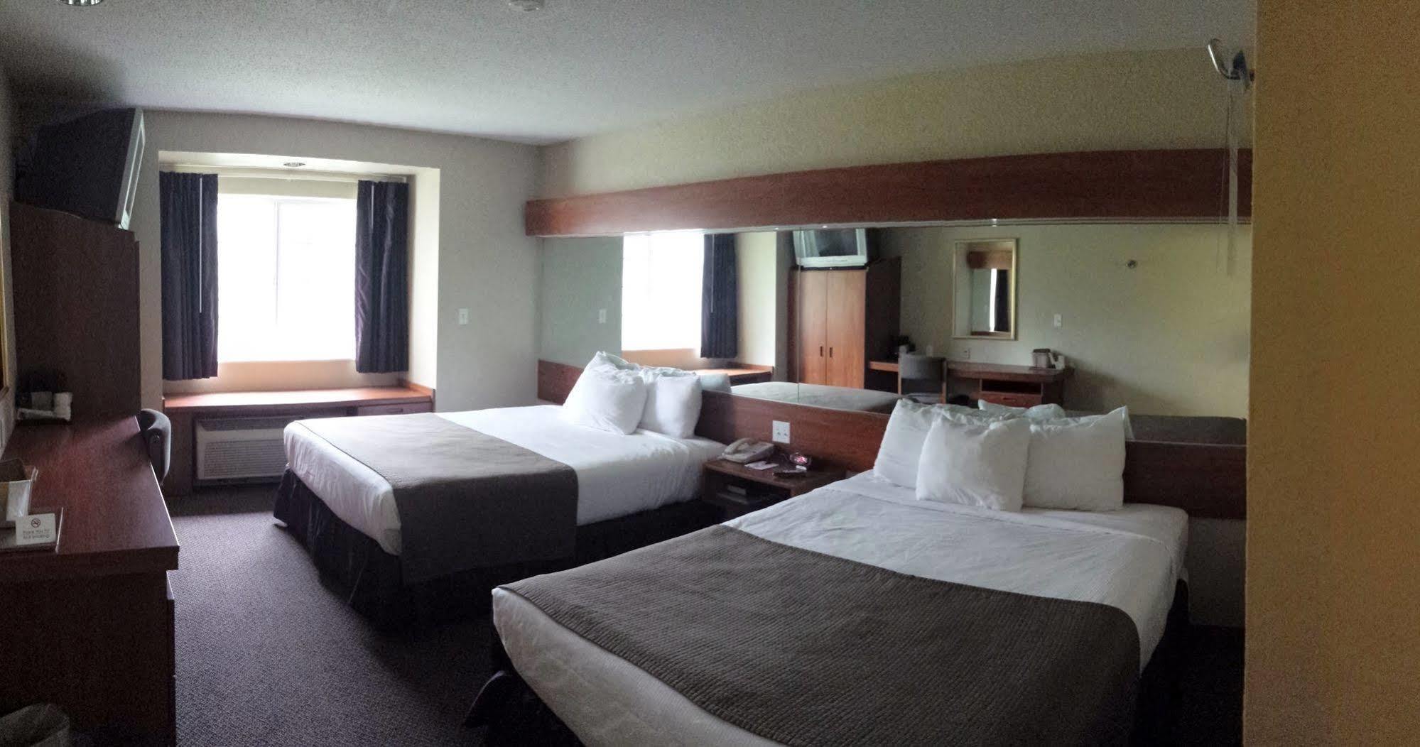 Microtel Inn & Suites Beckley East Exterior photo